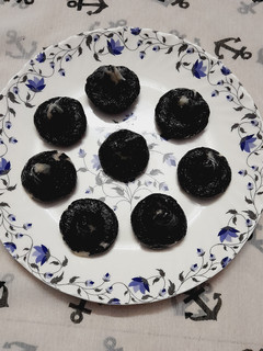 ઇન્સ્ટન્ટ ઓરિયો કોકોનટ મોદક (Instant Oreo Coconut Modak Recipe In Gujarati) રેસીપી મુખ્ય ફોટો