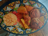 Albóndigas enchipotladas