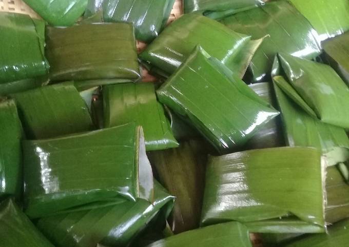 58. Papais ketan isi unti (kue tradisional)