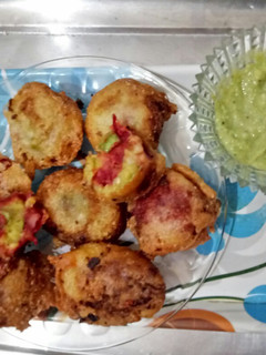 દાલ રાઈસ પોટેટો ઘારવડા(dal rice potato dharvada recipe in gujarati) રેસીપી મુખ્ય ફોટો