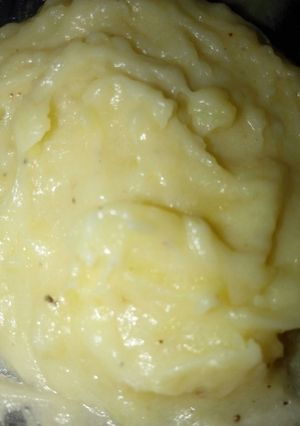 A picture of Creamy buttery mashed potatoes.