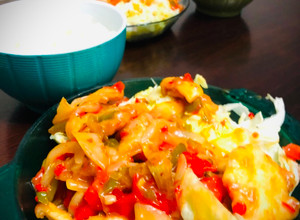 Una foto de Pechuga de pollo salteada con salsa de chile al wok Japonés TORINOCHILESOUCE🇺🇾🇯🇵鶏チリ（鶏のチリソース煮）