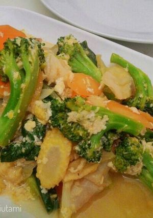 Foto resep Capcay kuah campur telur