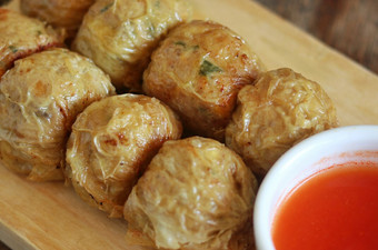 Cara Memasak Gai-Jor (Thai Chicken Roll) Bunda Pasti Bisa