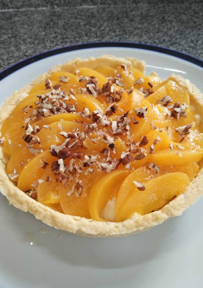 Una foto de Tarta de crema pastelera y durazno sin azúcar (apto diabético)