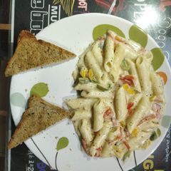 A picture of White Sauce Pasta.