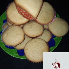 A picture of Vanilla Cup Cake.