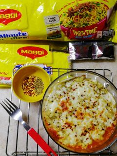 लेयर्ड मैगी (layered maggi recipe in Hindi) रेसिपी मुख्य फोटो