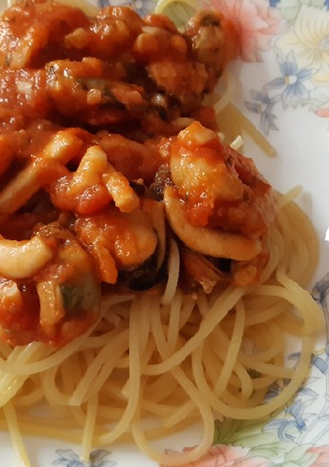 Una foto de Espaguetis "frutti di mare"