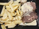 Colita de cuadril mechada con papas y crema