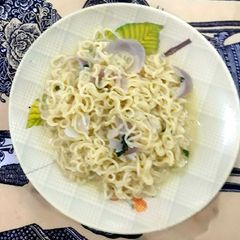 A picture of Onion Maggi.