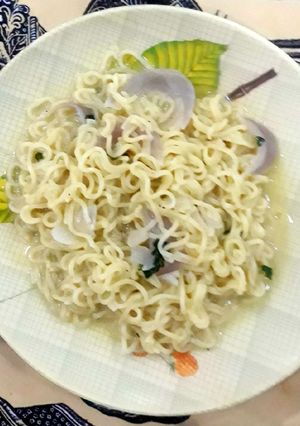 A picture of Onion Maggi.