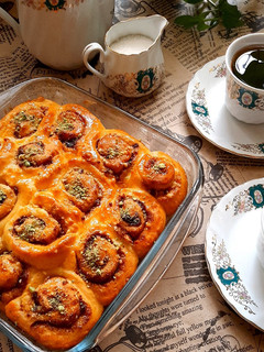عکسی از دستور شیرینی رول دارچینی