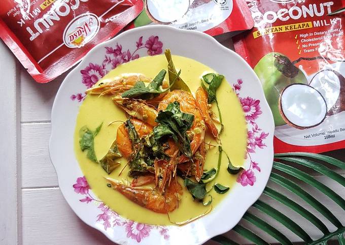 Gulai lemak udang bayam brazil