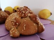 Una foto de pan de guayaba