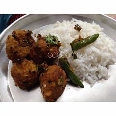 A picture of Borir jhal Sundried urad dal lentil curry.