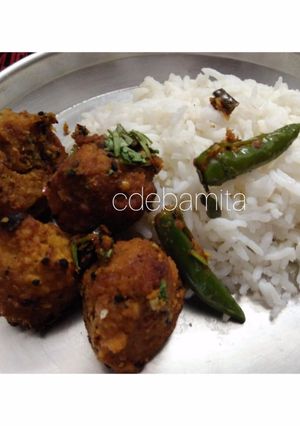 A picture of Borir jhal Sundried urad dal lentil curry.