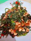 Tumis cumi asin dan daun ubi jalar