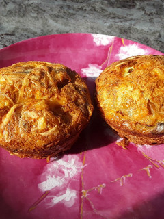 Una foto de Quiche individuales de jamón, queso y champiñones