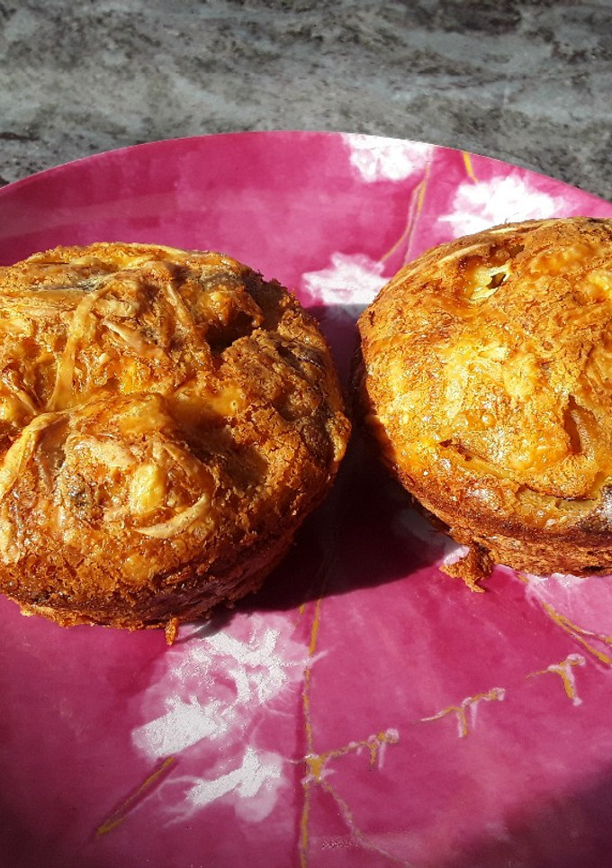 Una foto de Quiche individuales de jamón, queso y champiñones