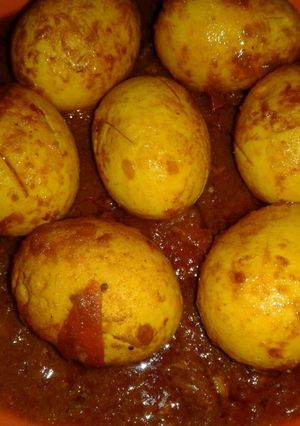 A picture of Egg curry.