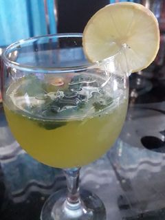 लेमोनेड (Lemonade recipe in hindi) रेसिपी मुख्य फोटो
