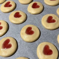 A picture of Heart cookies.