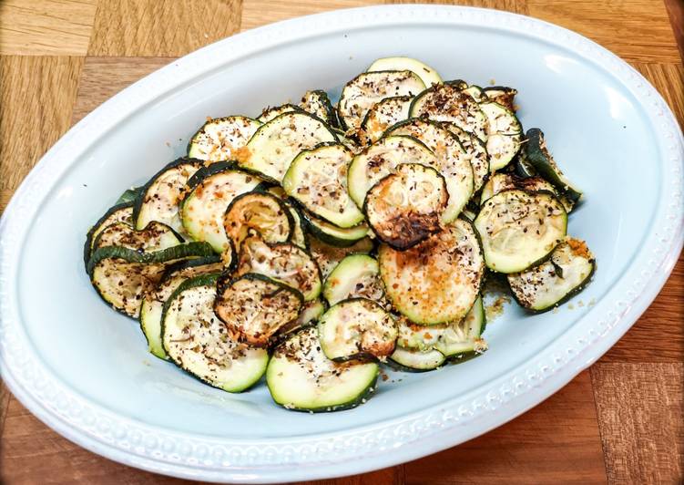 Chips di zucchine al forno