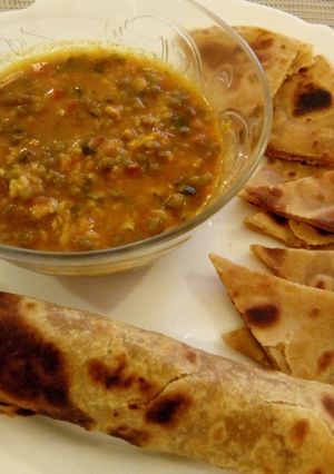 A picture of #localfoodcontest_Kisumu wheat flour Chapati/ Chappo & Ndengu.