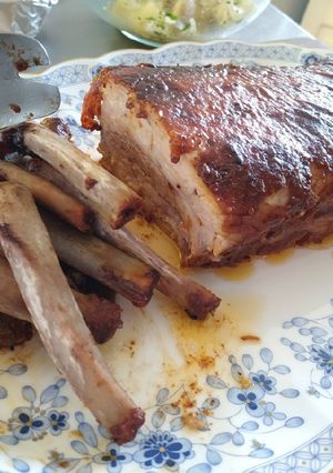 Una foto de Costillas que se caen del hueso