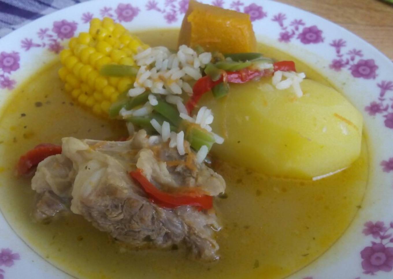 Cazuela de coluda (rabo de res)