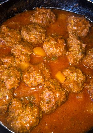 Una foto de Albóndigas en salsa de tomate 🥫