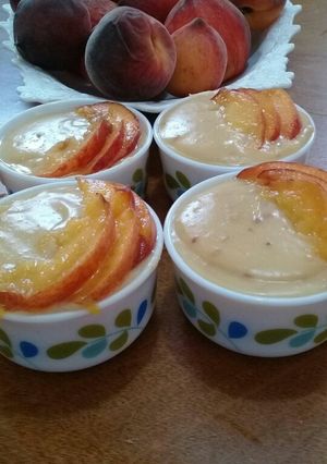 صورة لوصفة تحلية بالخوخ