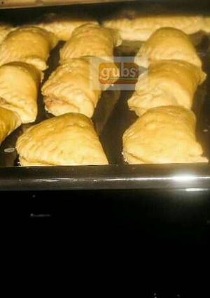 A picture of Meat Pie (snack).