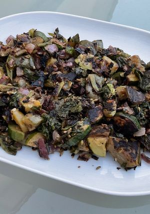 Une photo de Courgettes et céleri branche grillés aux épices et graines de fenouil