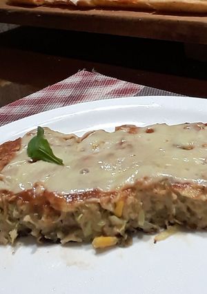 Una foto de Pizza de zucchinis y pollo! 🇺🇾