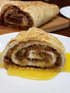 Фото Вкусный десерт: из лаваша, ароматных яблок и творога.