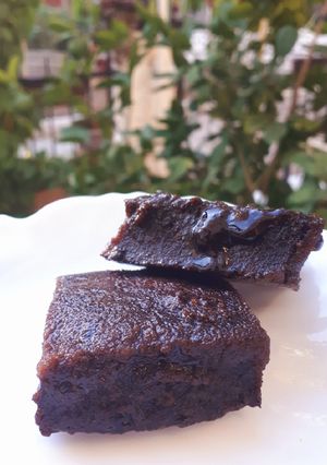 Une photo de Cake moelleux à la sauce chocolat