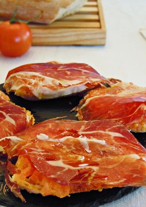 Foto principal de Tosta de jamón ibérico con tomate y ajo