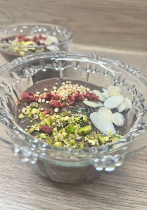 Kakaós-áfonyás zabkása reggelire recept fotója