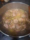 Albóndigas en salsa con aceitunas
