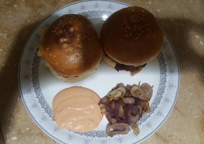 How to Prepare Ultimate Creamy Beef Burger with Dip sauce and Caramelized Onions