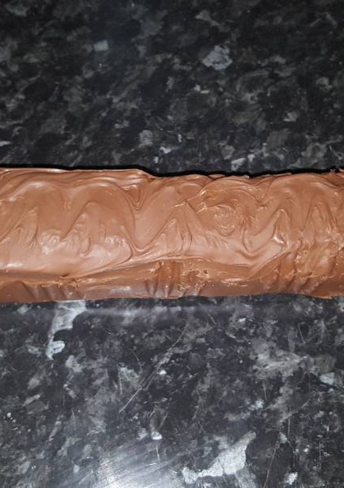 Una foto de Twix gigante