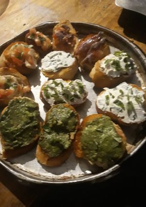 Una foto de Bruschettas