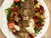 Hình ảnh của salad olive phô mai