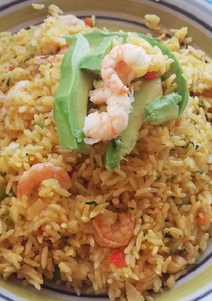 Una foto de Arroz con camarones a la ecuatoriana 🇪🇨