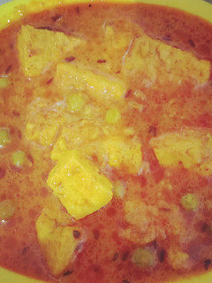 A picture of Matar Paneer.