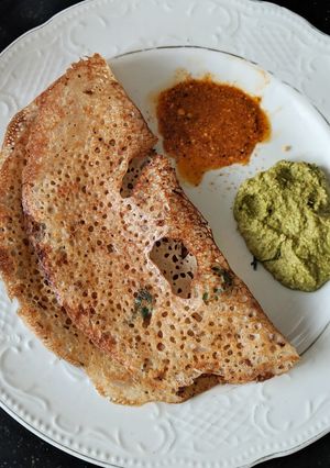 A picture of Instant Wheat Dosai.