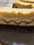 Brownie kinder chocolate cheesecake