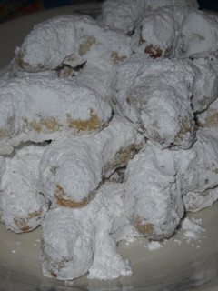A picture of Greek Almond Crescent Cookies.